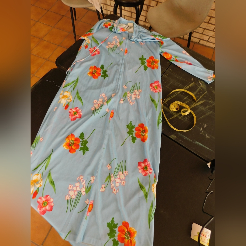 VINTAGE - Floral Nightgown